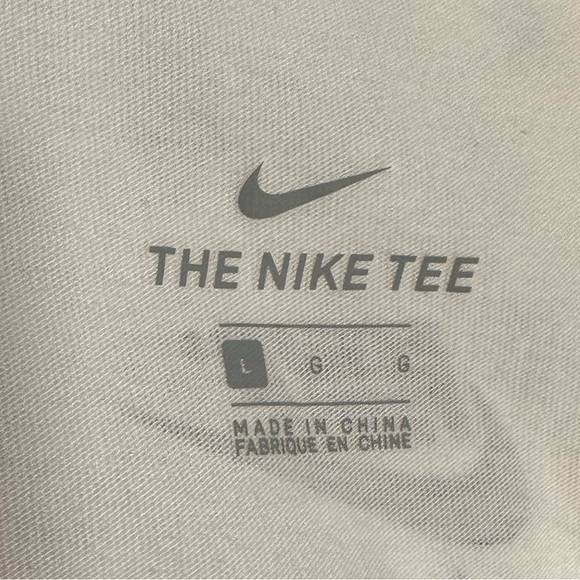 Nike Womens Large T-Shirt Like New - Picture 4 of 4